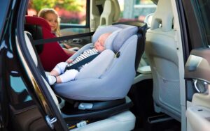 Les sièges orientés vers l’arrière,